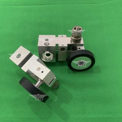 Heidelberg SM74 SORM için Forwarding Runner Montaj Bracket Kauçuk Tekerleği Uzun Kullanım Süresi Yüksek End Plastik ve miktar indirim