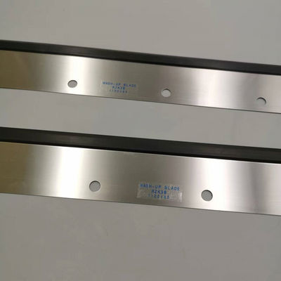 Kauçuk Yıkama Bıçağı Gümüş Renk 11 Delik Roland 1100x65x0.5mm Heidelberg Basın Parçaları